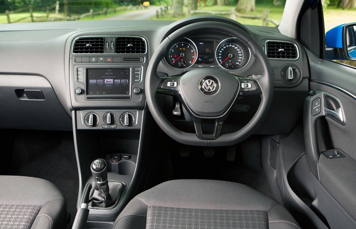 Volkswagen  Polo (6) (1)